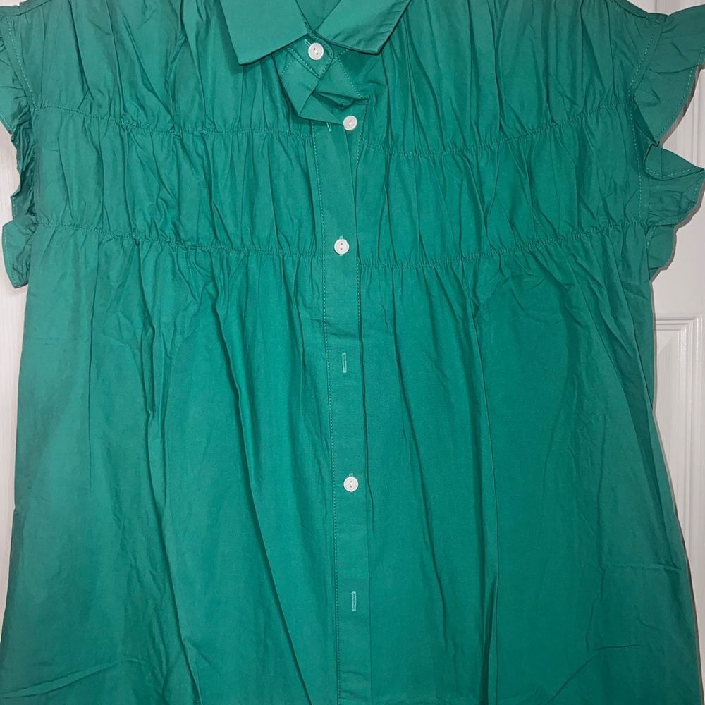 New without Tags Green Button-Front Smocked Collar Dress - Picture 2 of 3